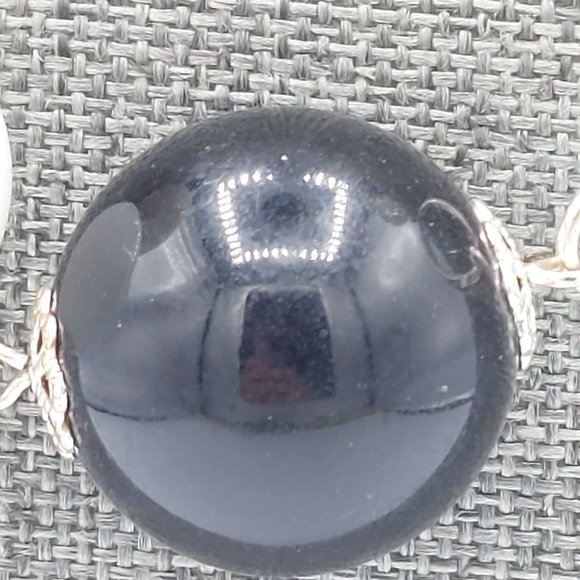 Black White Beaded Necklace Asymmetrical Silver Toned Chain Resin Beads 21" Long - Picture 4 of 11